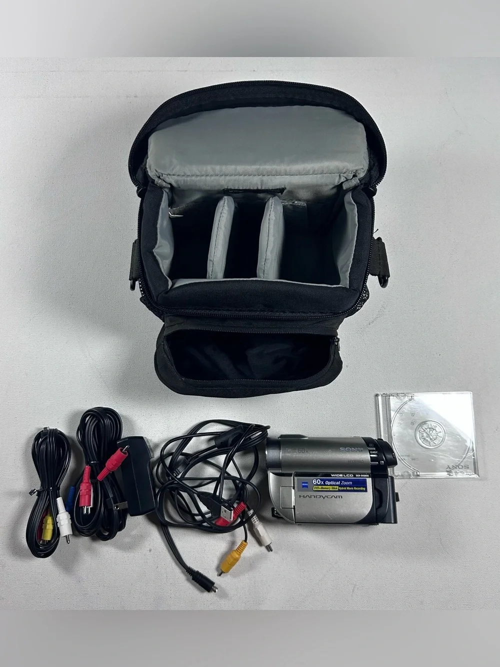 Sony DCR-DVD650 Mini DVD Handycam Tested Working Battery 8B Stick Bag Accessorie